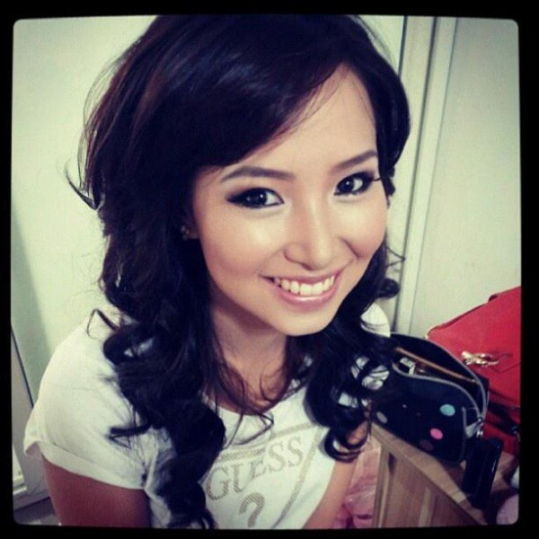 Хөтлөгч  М.Эрхэмбаярын фото зургийн сангаас